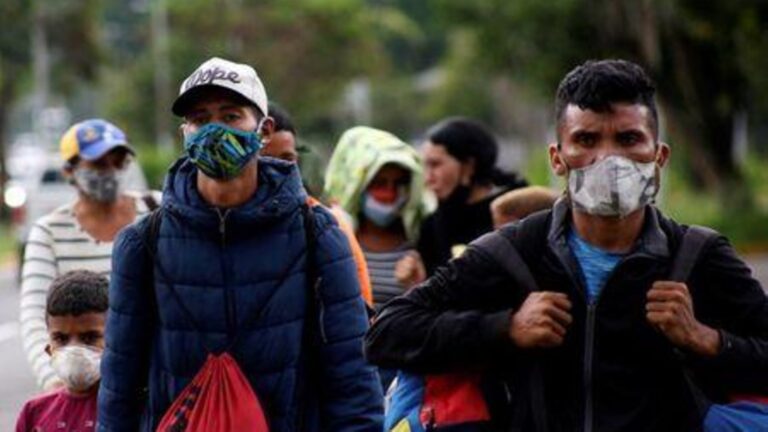 La xenofobia: Migrantes venezolanos complican la crisis en fronteras de Perú, Chile y Ecuador