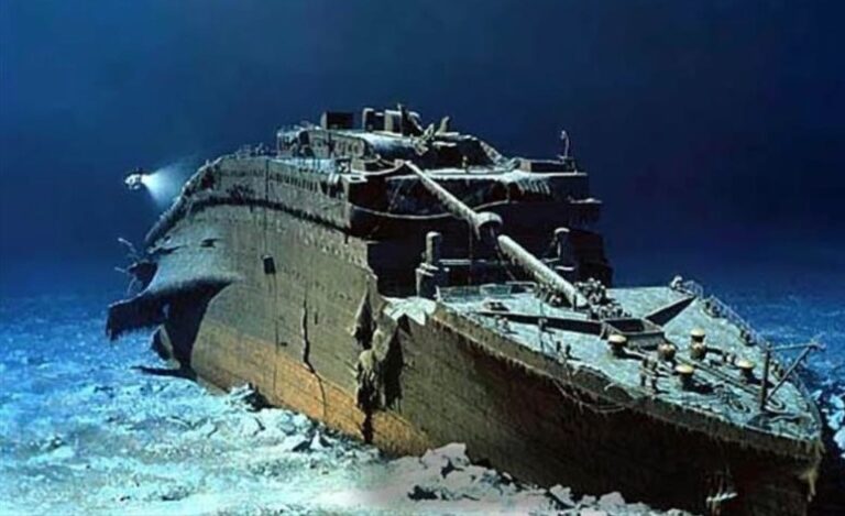 Cadáveres a la deriva del ‘Titanic’