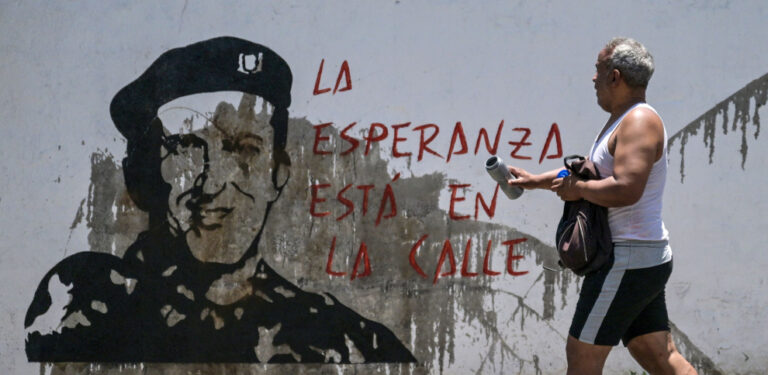 La oposición refuerza su protesta tras proclamar EE.UU. la derrota de Maduro La oposición refuerza su protesta tras proclamar EE.UU. la derrota de Maduro