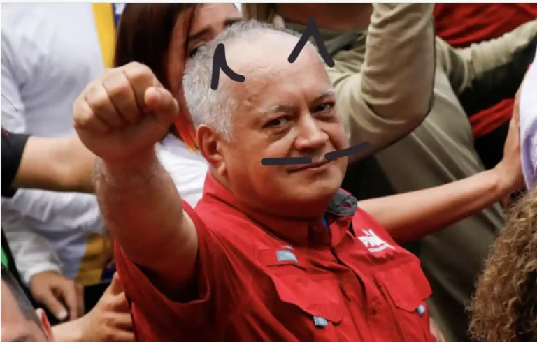 Diosdado Cabello visitó un campamento del ELN en Venezuela, en zona fronteriza con el Catatumbo